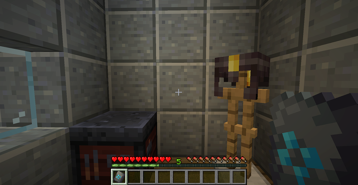 Screenshot #2:  Vartion haarniskakoristeet Taontamalli | Smithing Templates | Minecraft Kirja 